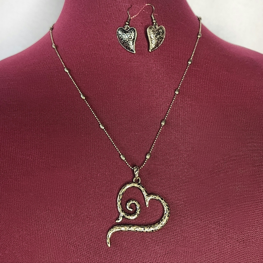 Lucky You Fashion Jewelry Necklace And Earring Set